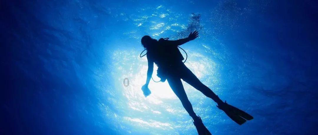 吴云飞前妻再婚引热议,新夫开宾利住豪宅,网友:差距太大